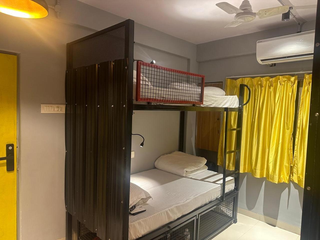 Travotale Hostel And Cowork Koregaonpark Pune Exterior photo