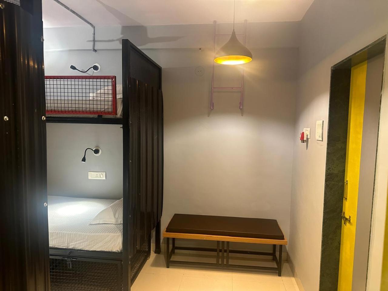 Travotale Hostel And Cowork Koregaonpark Pune Exterior photo
