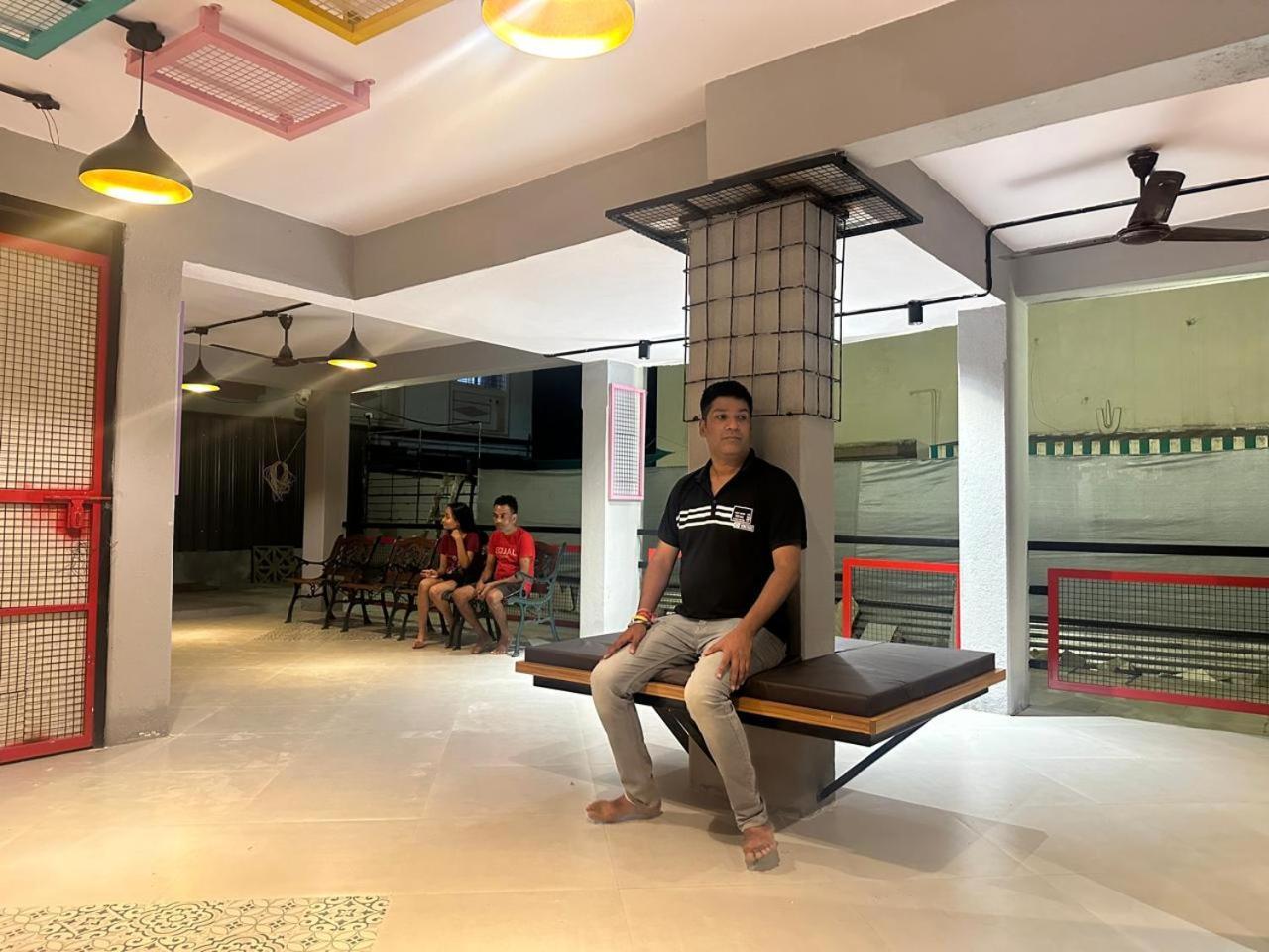 Travotale Hostel And Cowork Koregaonpark Pune Exterior photo