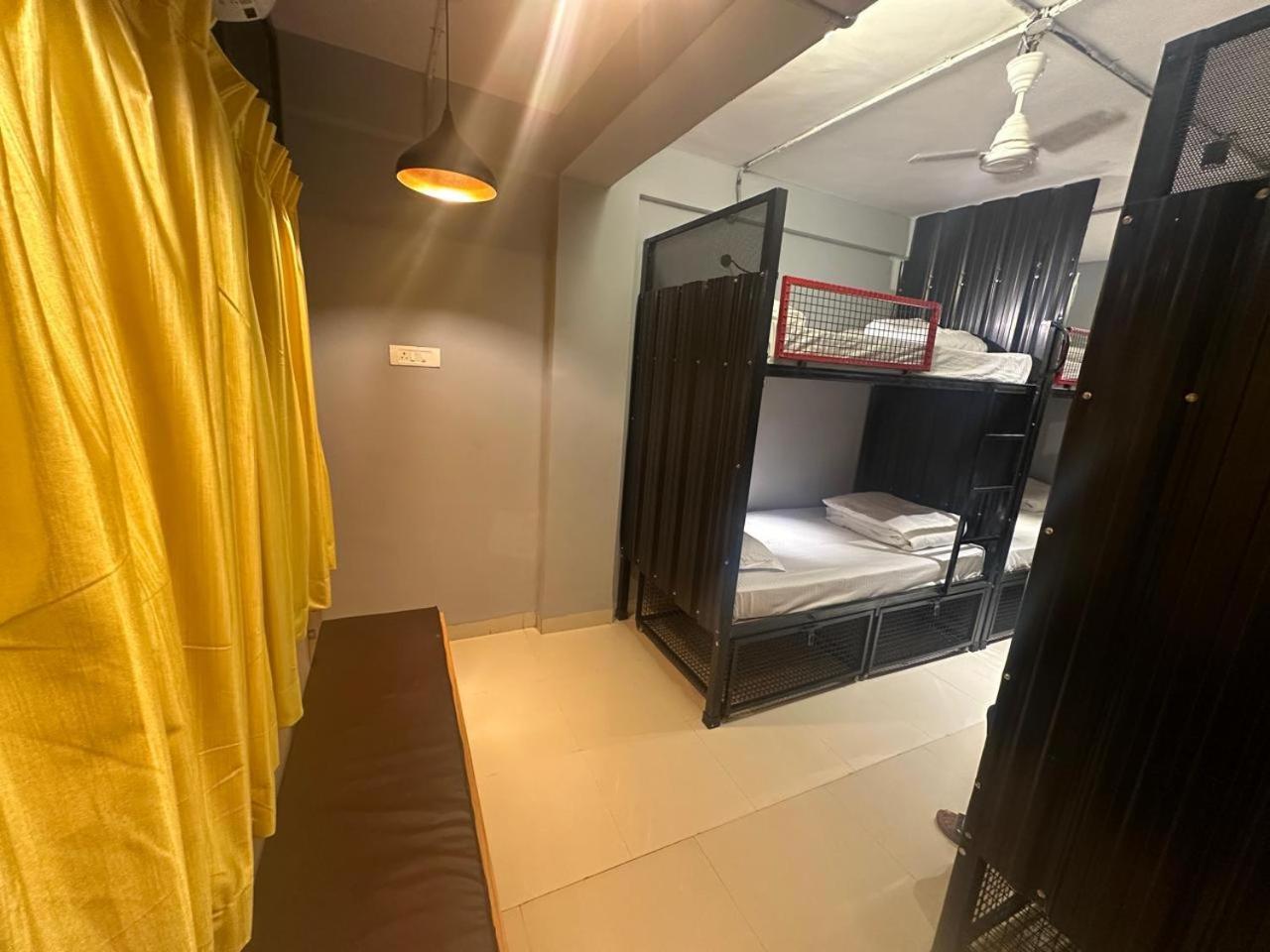 Travotale Hostel And Cowork Koregaonpark Pune Exterior photo