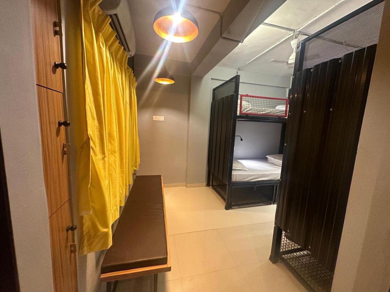 Travotale Hostel And Cowork Koregaonpark Pune Exterior photo