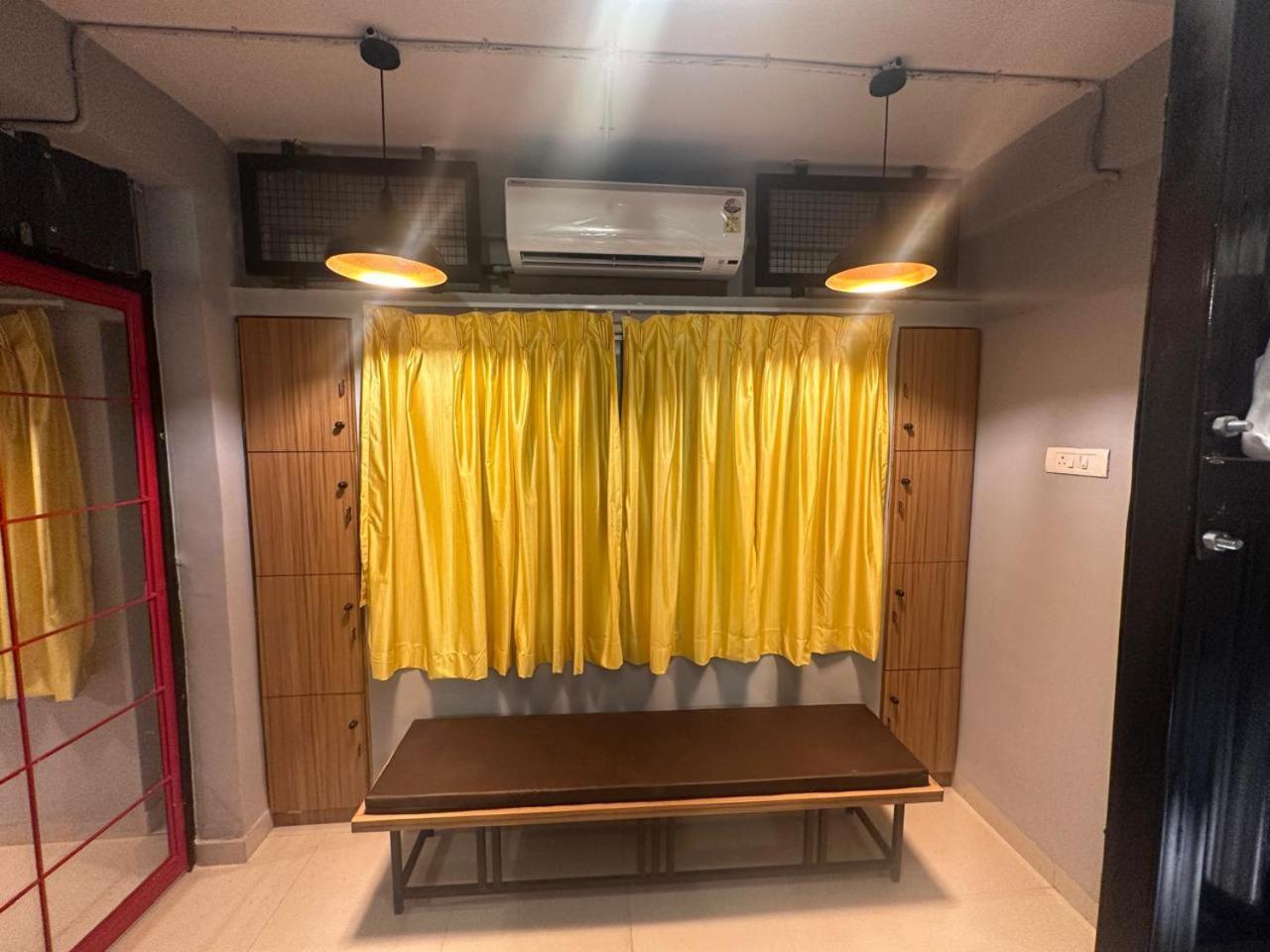 Travotale Hostel And Cowork Koregaonpark Pune Exterior photo