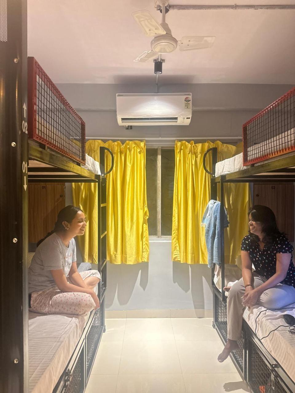 Travotale Hostel And Cowork Koregaonpark Pune Exterior photo