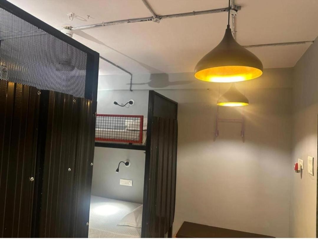 Travotale Hostel And Cowork Koregaonpark Pune Exterior photo